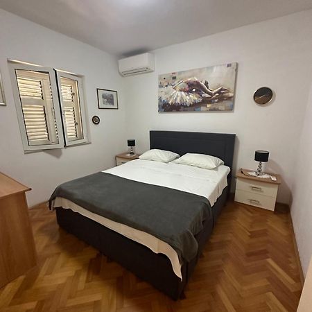 Guest House Allineeddubrovnik Choose Between Double Room Or Penthouse Or Studio Apartments Free Parking Exterior photo