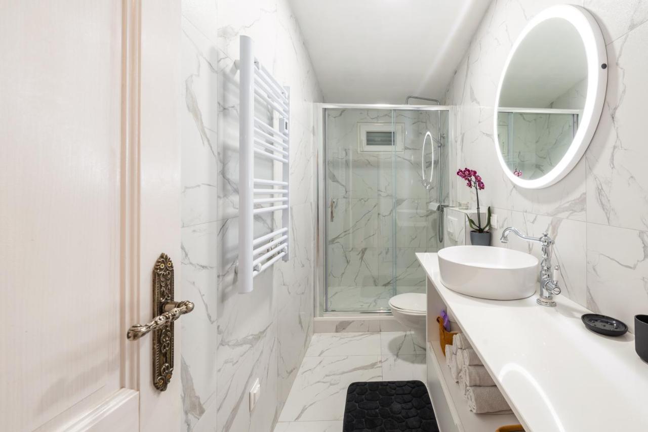 Guest House Allineeddubrovnik Choose Between Double Room Or Penthouse Or Studio Apartments Free Parking Exterior photo