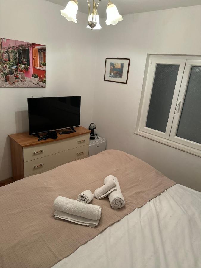 Guest House Allineeddubrovnik Choose Between Double Room Or Penthouse Or Studio Apartments Free Parking Exterior photo