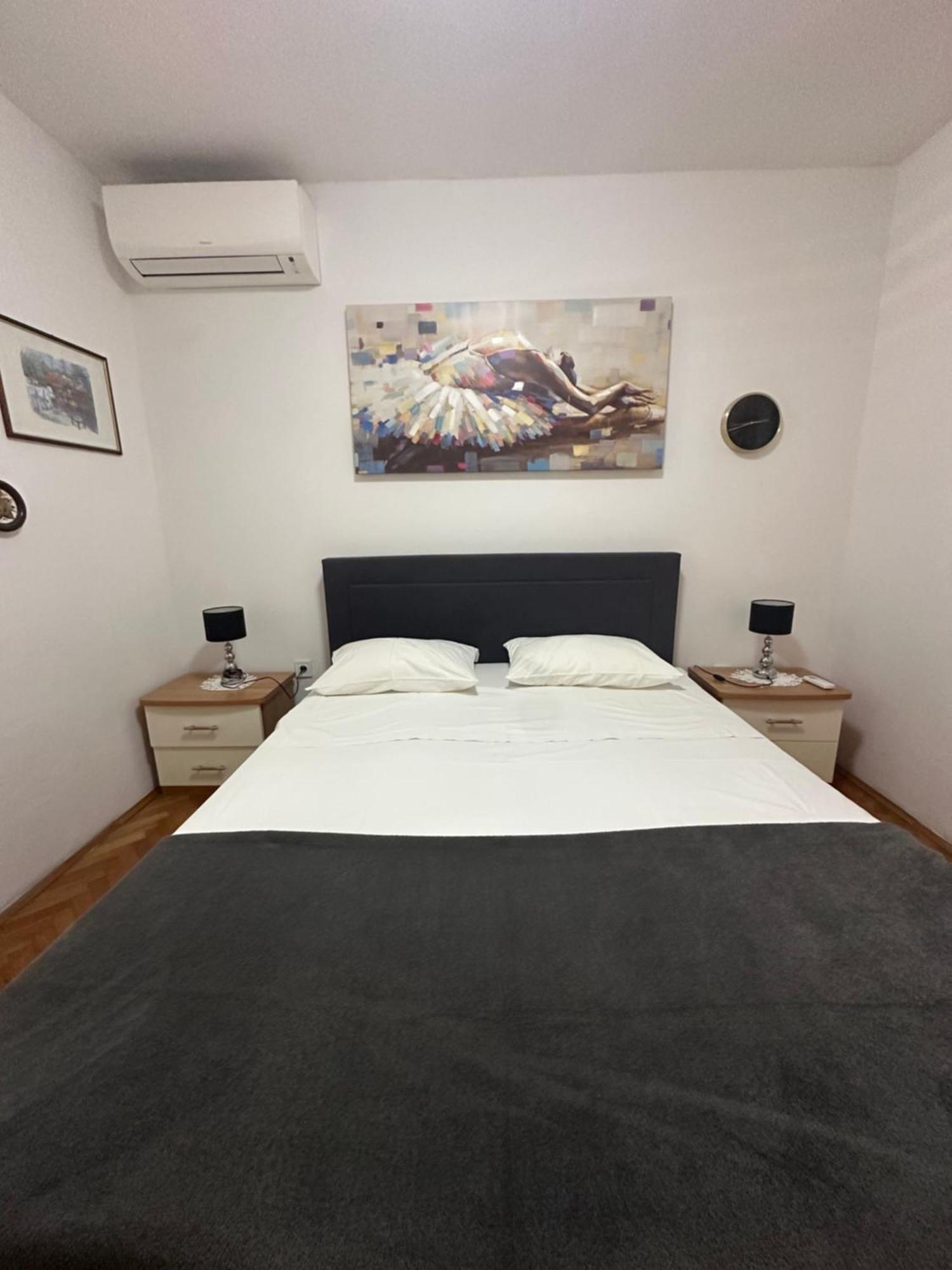 Guest House Allineeddubrovnik Choose Between Double Room Or Penthouse Or Studio Apartments Free Parking Exterior photo